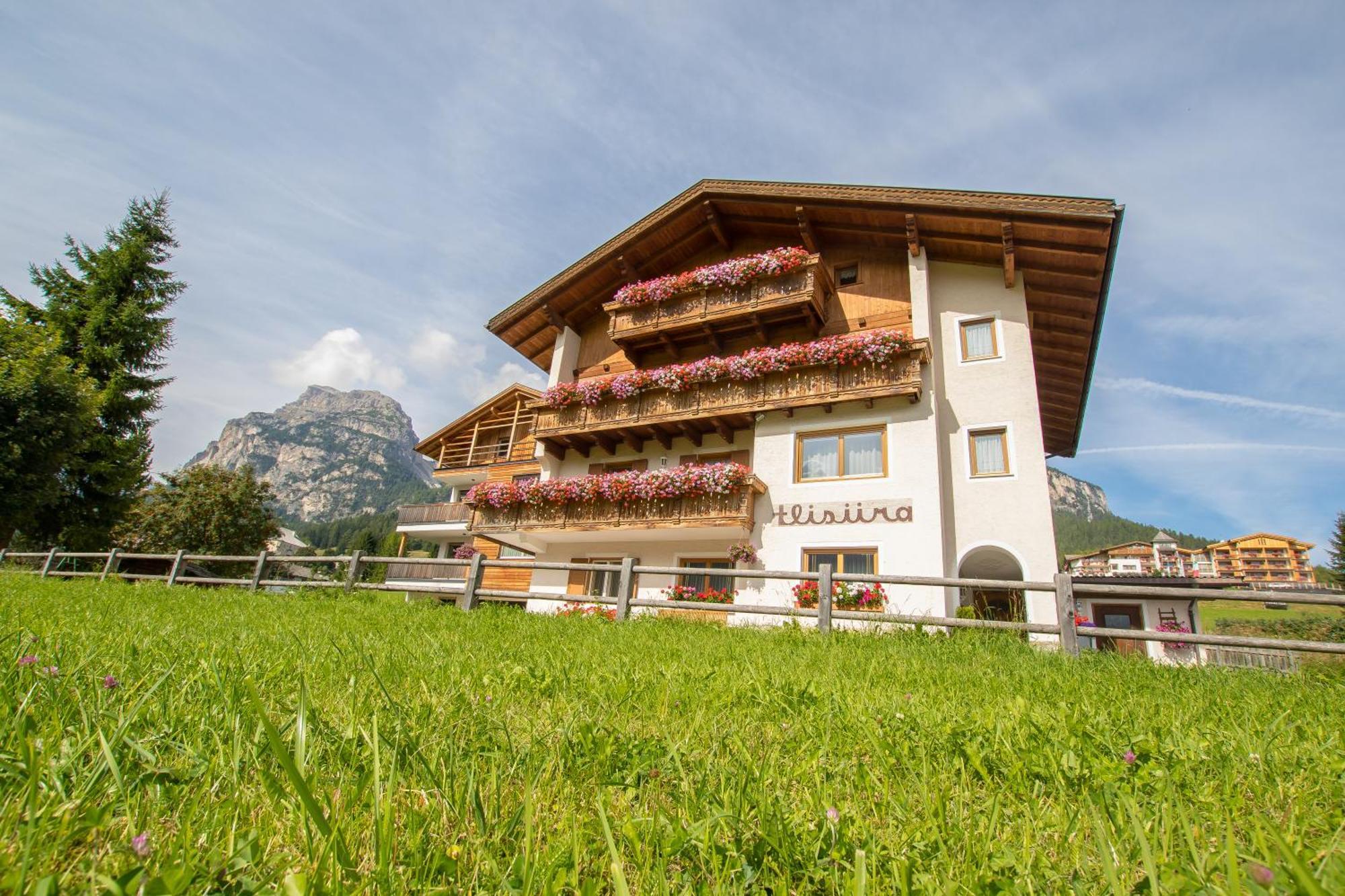 Hotel Dolomitdreams La Villa  Esterno foto